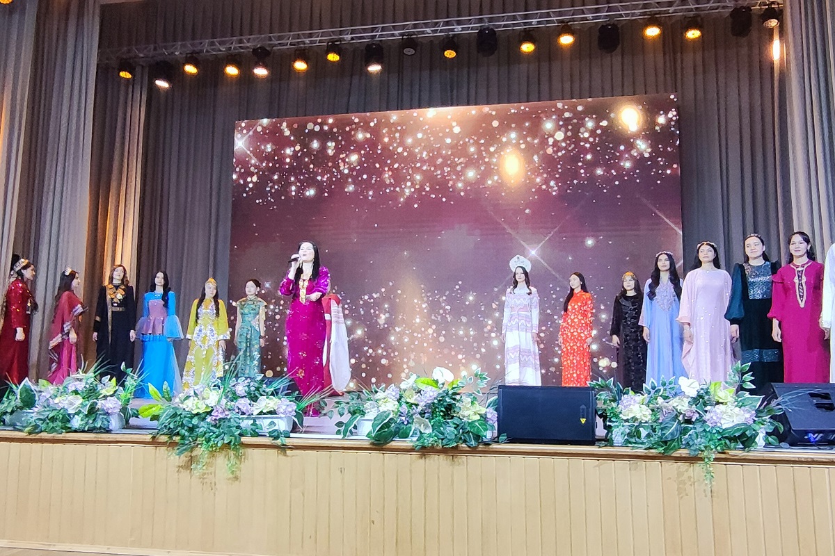 turkmen-students-minsk-festival-bsuir (1).jpg