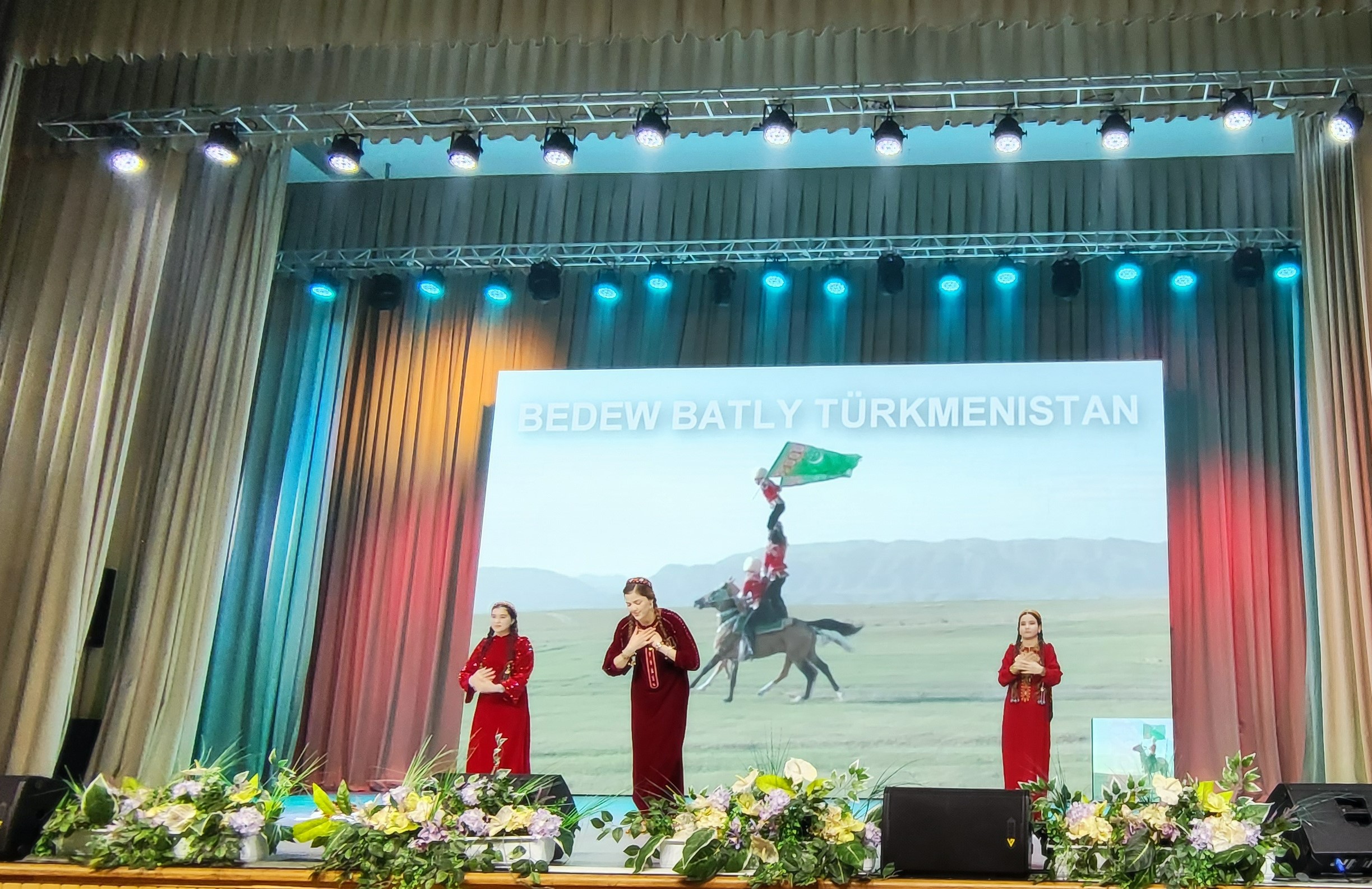 turkmen-students-minsk-festival-bsuir (5).jpg