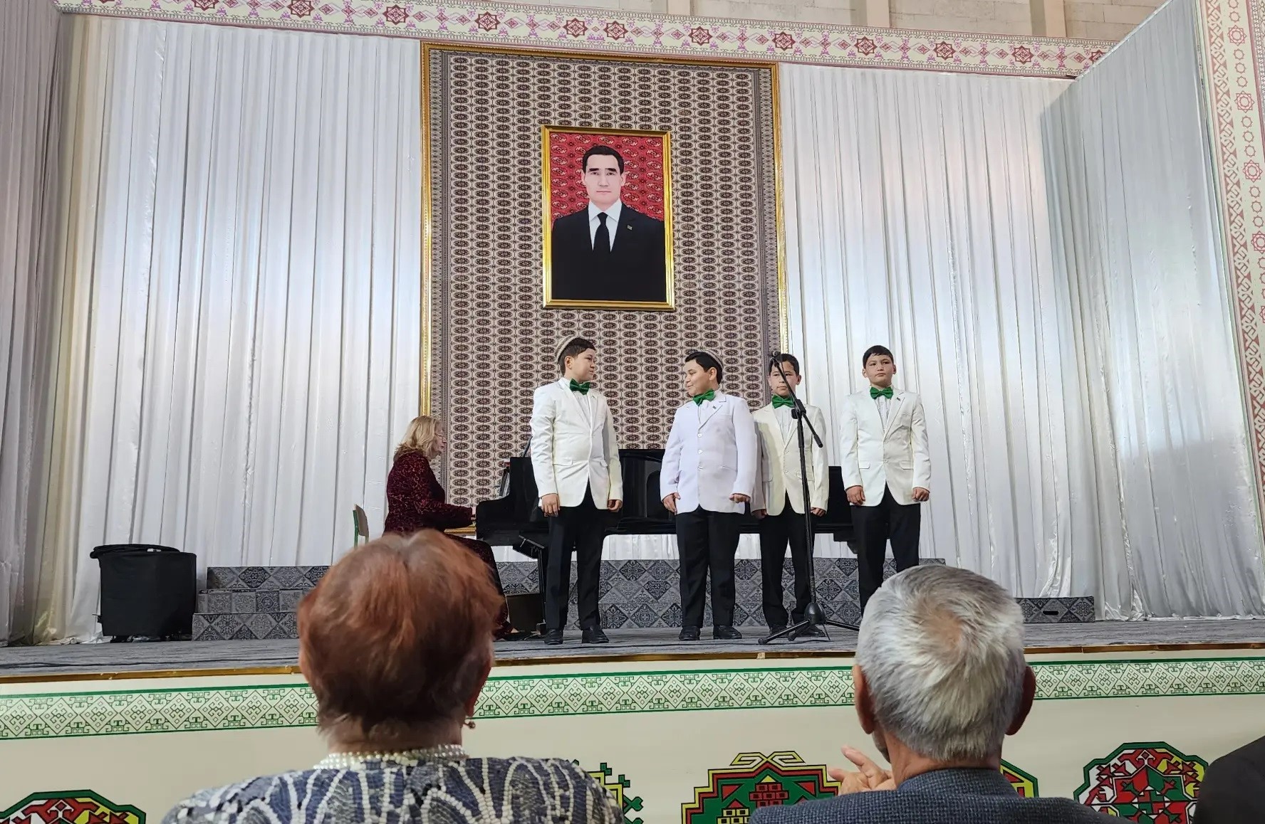 aina-shirova-concert-ashgabat (1).jpg