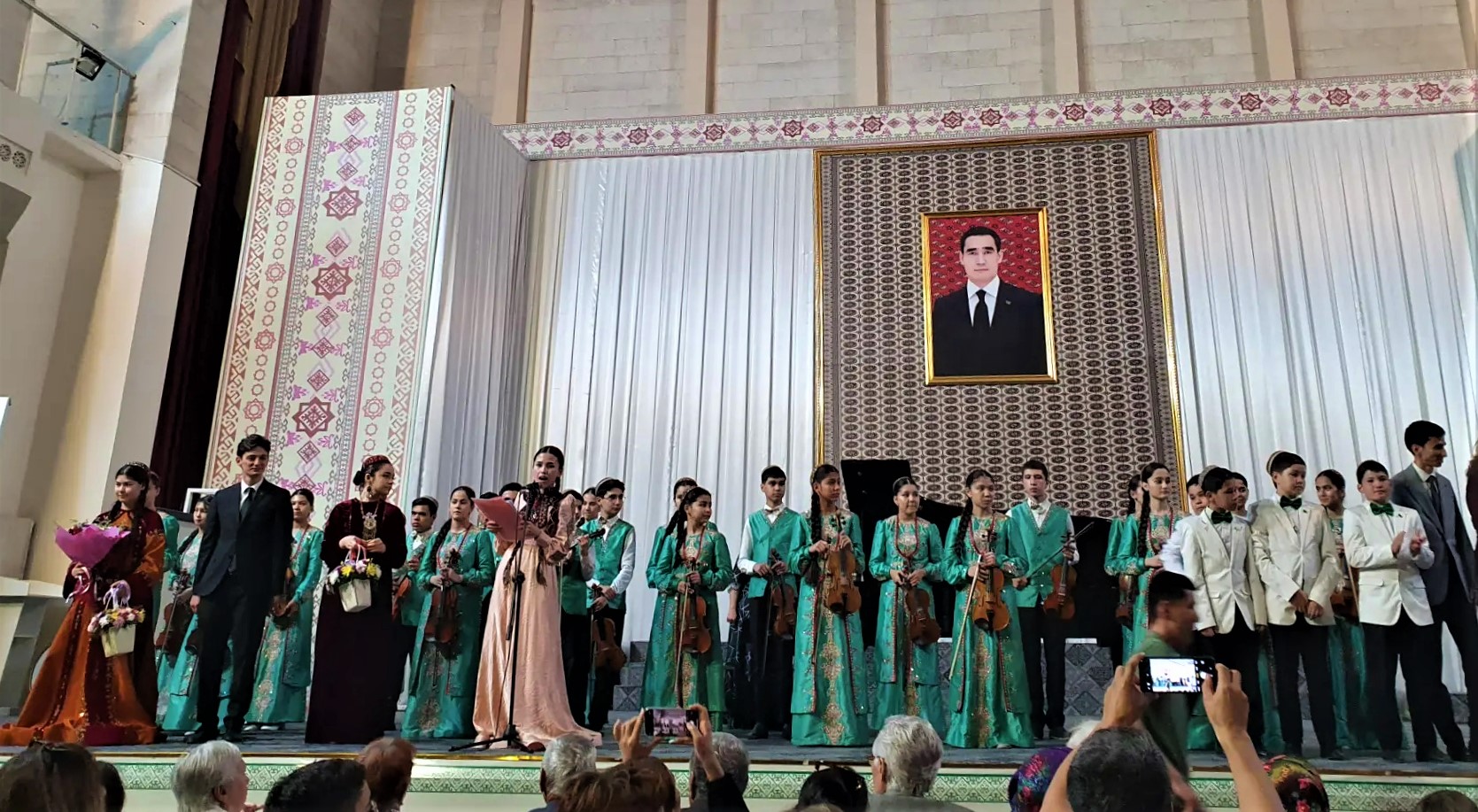 aina-shirova-concert-ashgabat (5).jpg