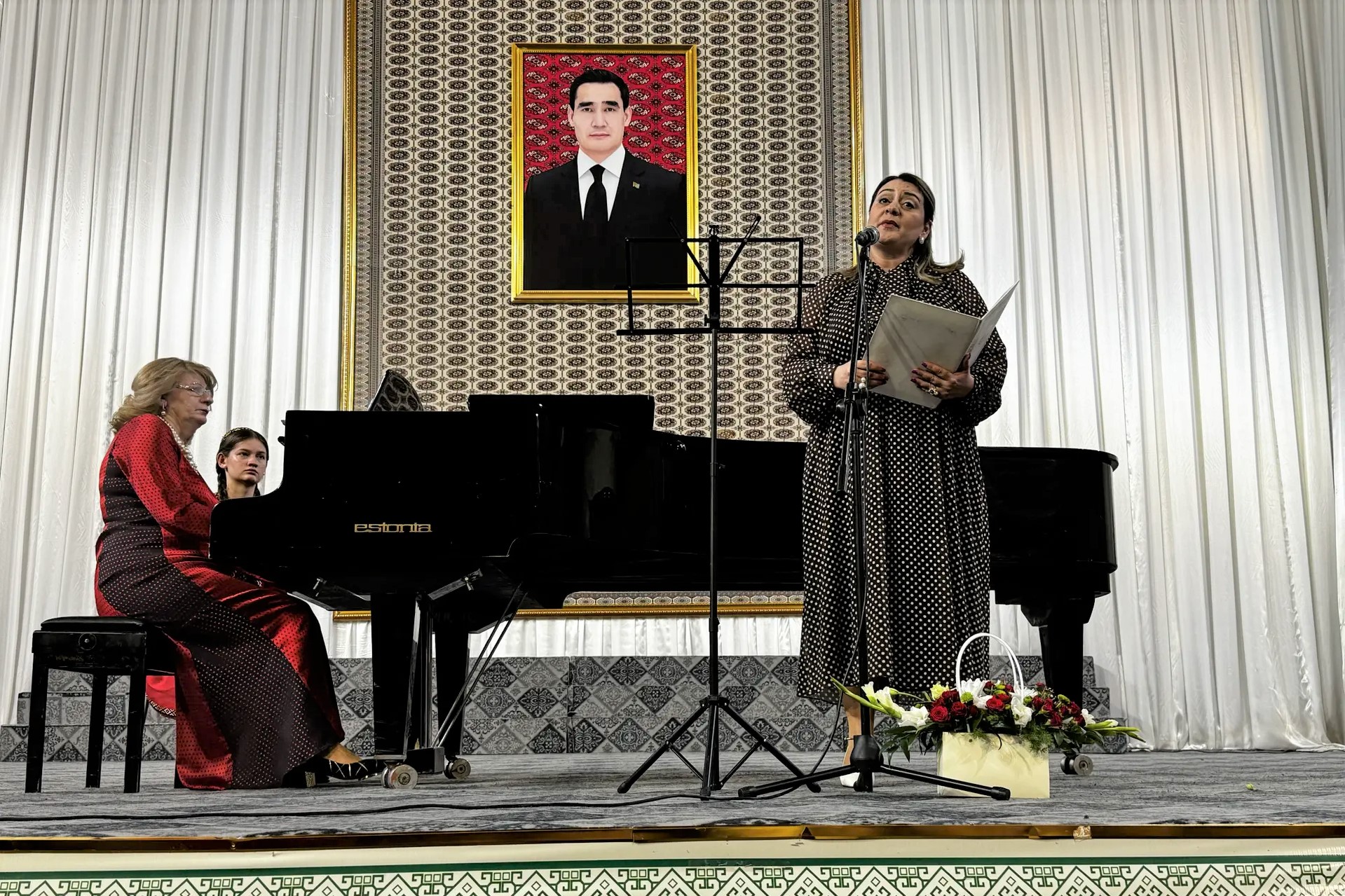 turkmen-national-conservatory-victory-day-concert (4).jpg