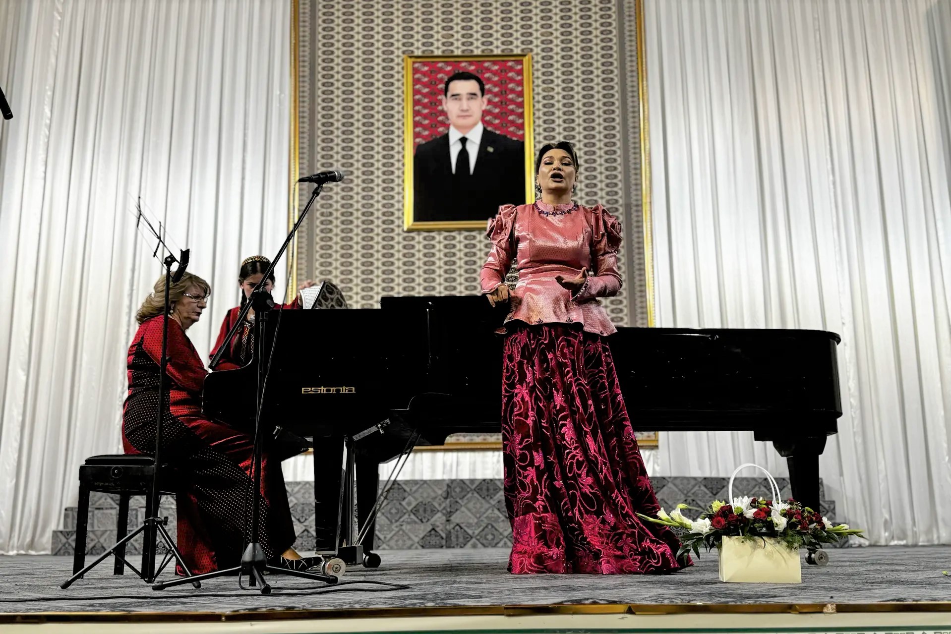 turkmen-national-conservatory-victory-day-concert (5).jpg