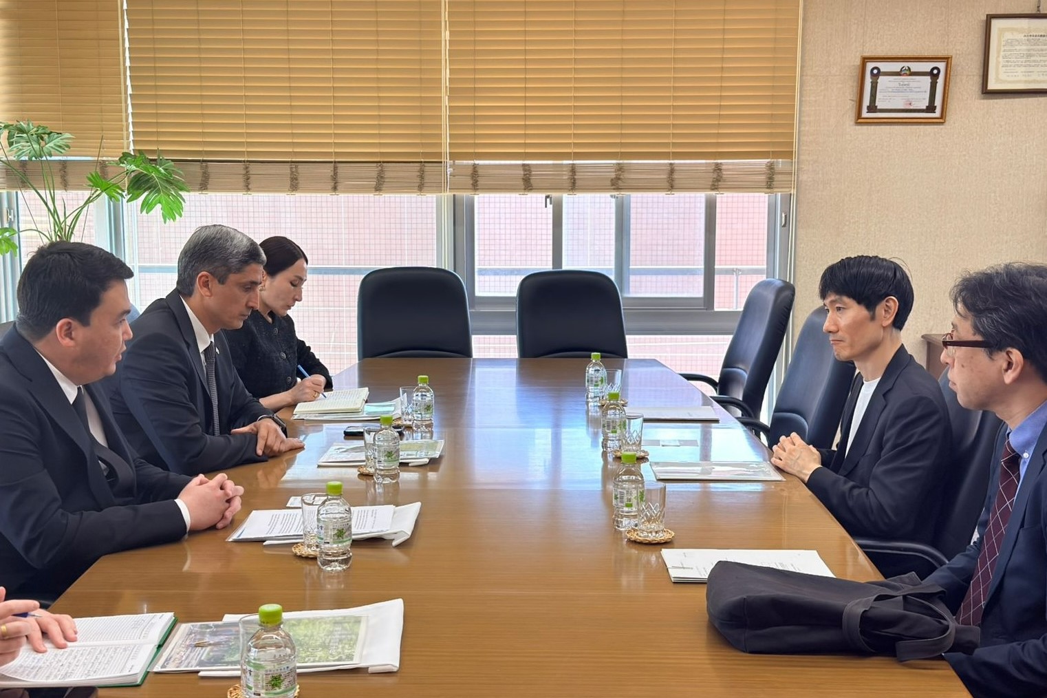 turkmen-students-ai-course-tokyo.jpg