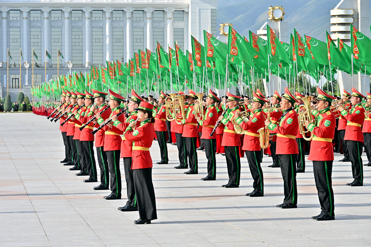 celebrates-constitution-national-flag-day-ashgabat (2).jpg