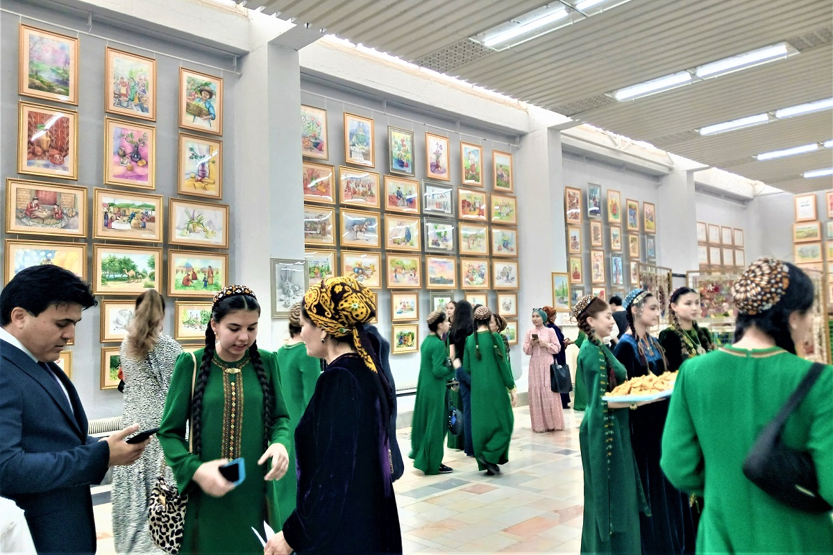 vystavka-shkoly-imeni-byashima-nurali (2).jpg
