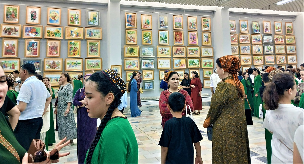 vystavka-shkoly-imeni-byashima-nurali (4).jpg
