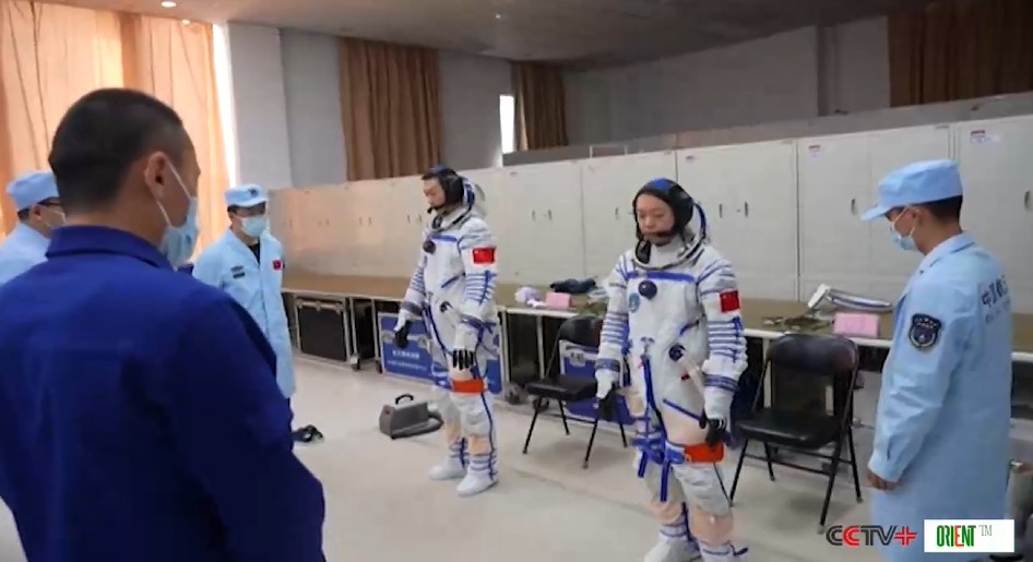 Первая женщина-космонавт из Гонконга: от полицейского до полёта на «Шэньчжоу-23». Лай Ка-ин: «Я сделала это вместе с командой»