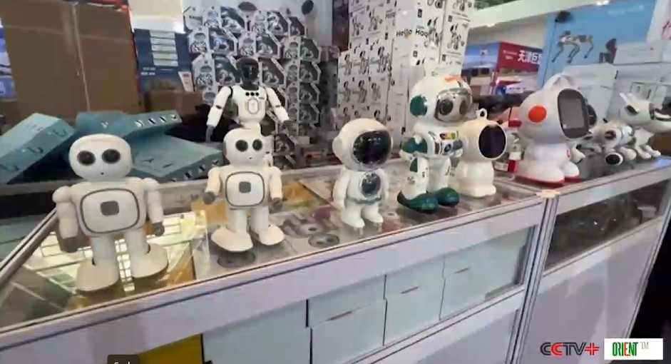 В Тяньцзине открылась Всемирная выставка интеллектуальной промышленности 2026. 28 компаний из Fortune Global 500, 400 представителей отрасли и специальная зона интерактивного опыта