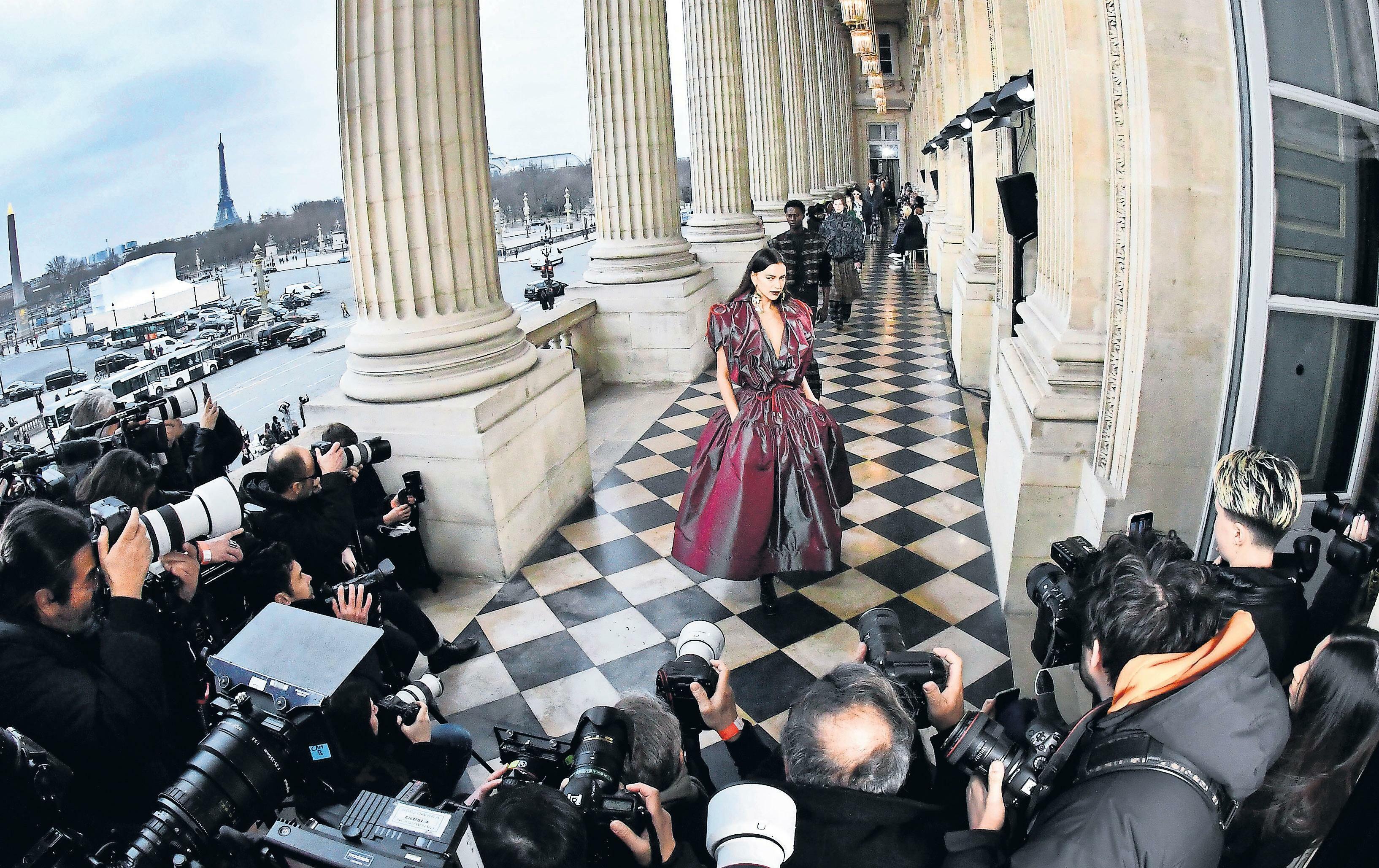 vivienne-westwood-ceo-carlo-damario-turkmen-textile-expo-2026 (2).jpg
