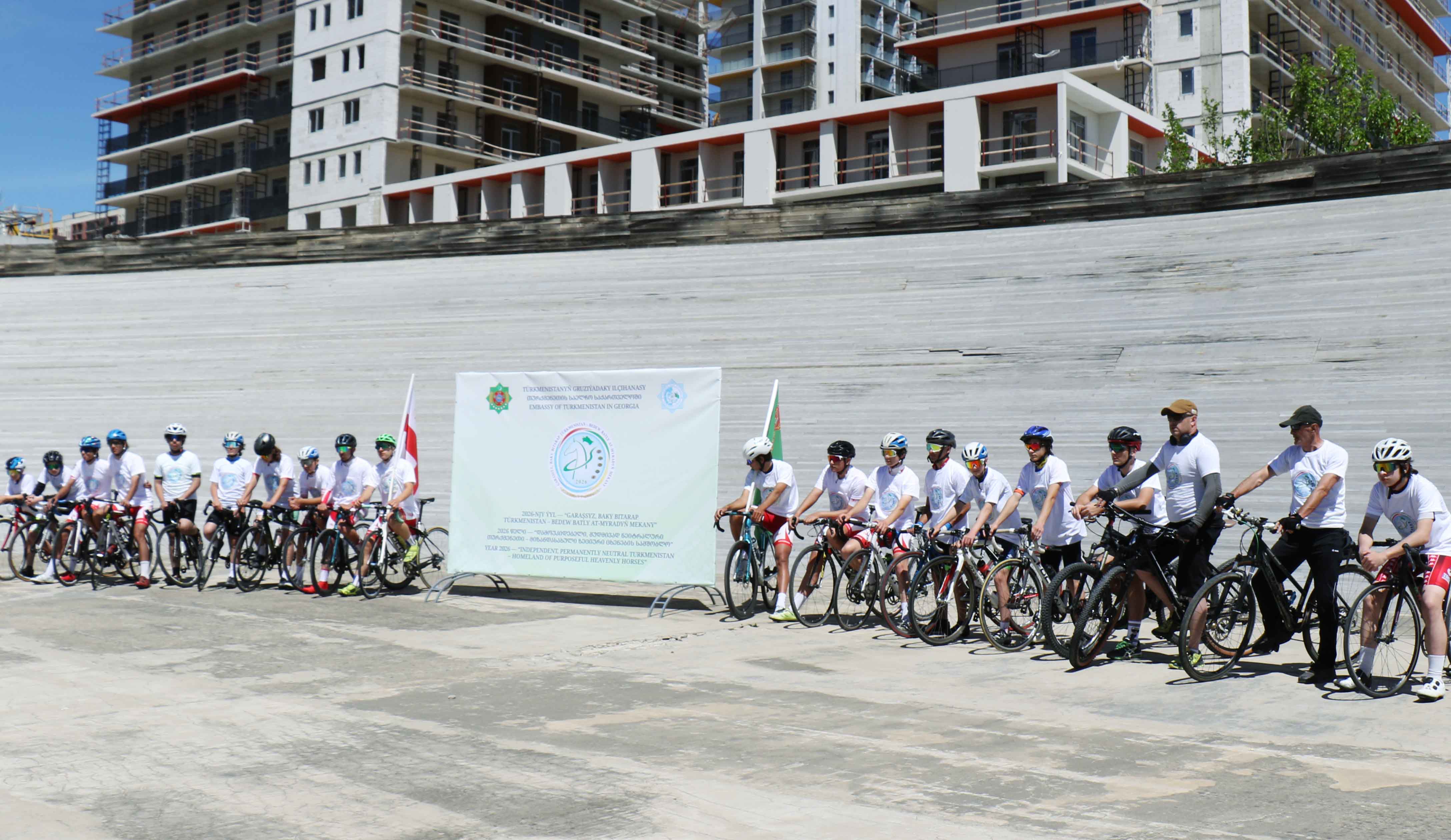 georgian-athletes-supported-turkmen-embassy-cycling-action-2026 (5).jpg