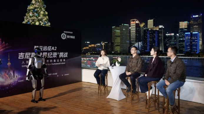  Робот A2 установил рекорд Гиннесса, пройдя пешком 100 км