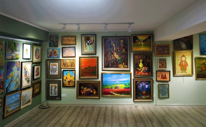 Сто сорок мгновений красоты в новой арт-локации Ашхабада на улице Ага Бердыева