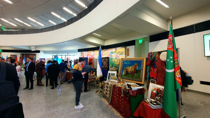  Ахалтекинцы на берегах Дуная  —  Туркменистан представил в Вене свой девиз года