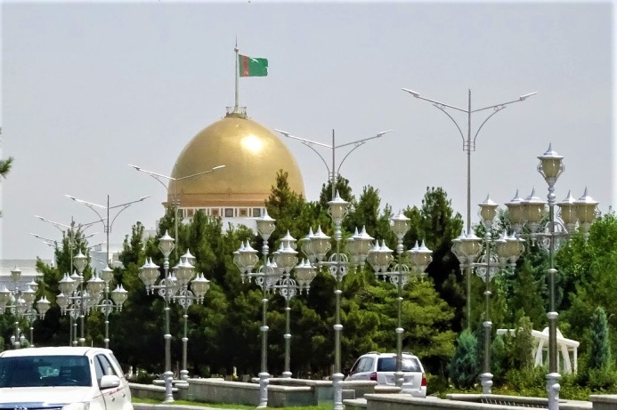  Президент Туркменистана принял верительные грамоты послов Кореи и Италии и наметил приоритеты партнерства