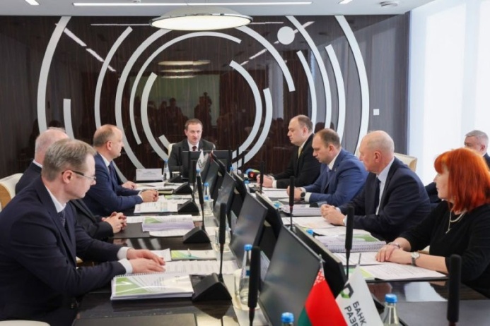  Банк развития Беларуси возобновляет работу с мировыми рынками после снятия санкций США