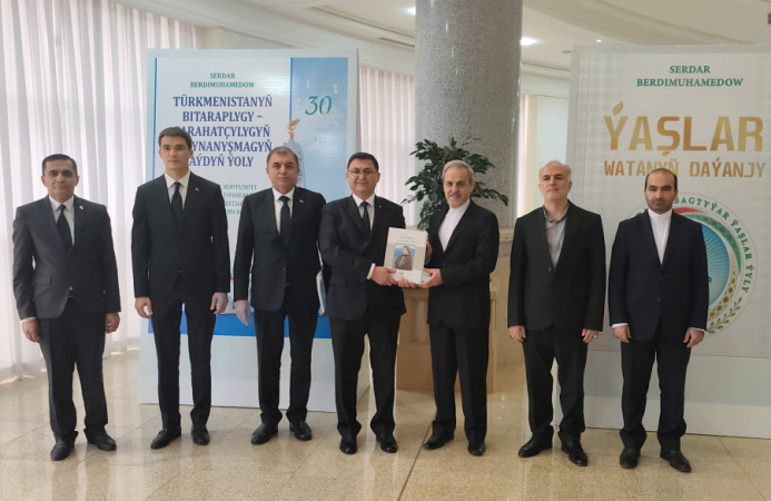  В Туркменском государственном университете имени Махтумкули состоялась встреча с послом Ирана