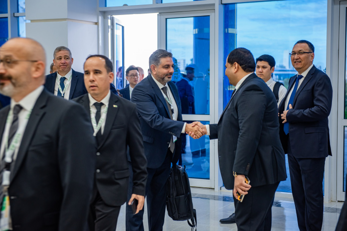  Аваза 2025 - новая модель для глобального диалога, или Зачем проводят международные форумы