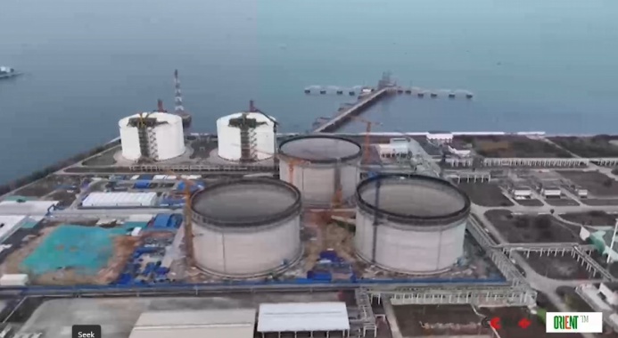  PipeChina Successfully Installs 821-Ton LNG Tank Dome on Hainan Island Using Air, Not Cranes