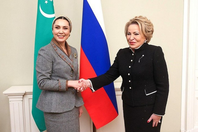  Вице-президент Благотворительного фонда имени Гурбангулы Бердымухамедова встретилась со спикером СФ РФ