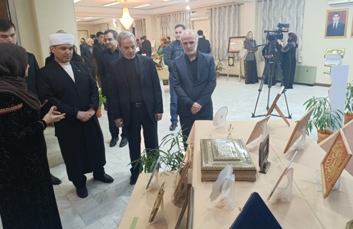  В Культурном центре Посольства Иран в Ашхабаде прошли выставка Корана и ифтар