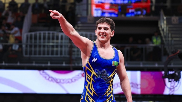  Alparslan Begenjov took 3rd place and was awarded at the Asian Championship in freestyle wrestling