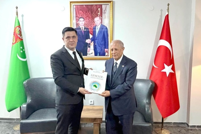  Ambassador of Turkmenistan to Türkiye and Head of DEİK Board discuss development of economic cooperation
