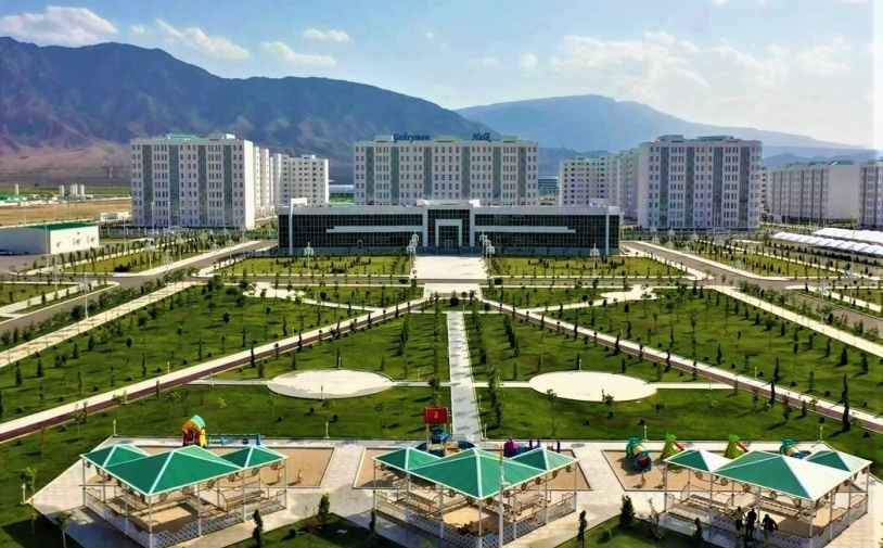 Торжество в городе Аркадаг по случаю 5-летия Фонда имени Гурбангулы Бердымухамедова