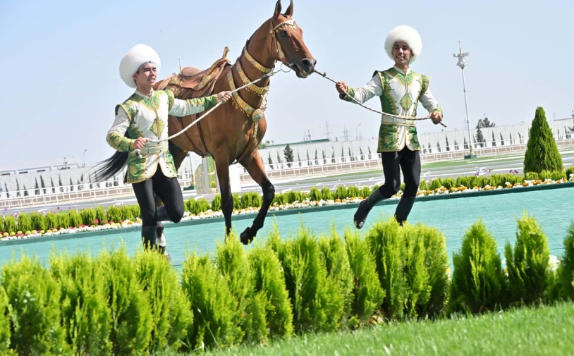 В Ашхабадском конноспортивном комплексе прошли торжества с участием Президента Туркменистана