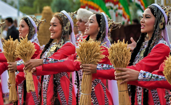  Президент Туркменистана поздравил соотечественников с Праздником урожая