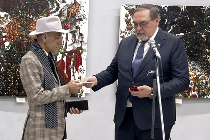  В Ашхабаде чествовали художника Бердигулы Амансахатова