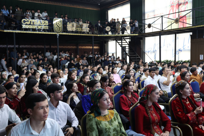  Студенты как послы нейтралитета и мира: встреча в ведущем академическом центре Казахстана