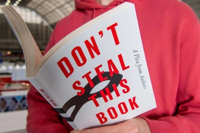  Тысячи британских авторов выпустили пустую книгу в поддержку авторского права