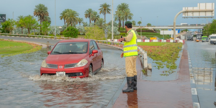  Сезон осадков продолжается: мощный шторм вызвал проливные дожди и затопления в ОАЭ