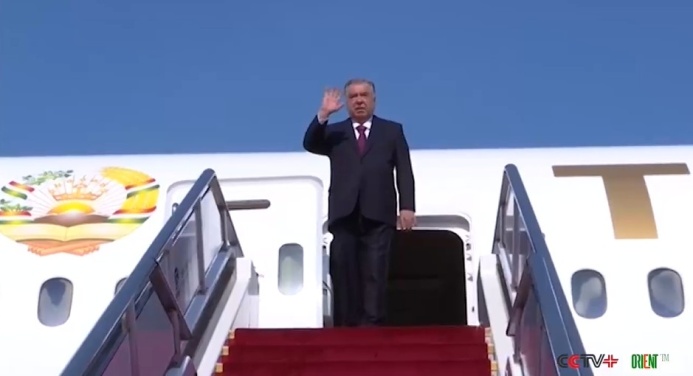  Президент Таджикистана прибыл в Пекин с государственным визитом