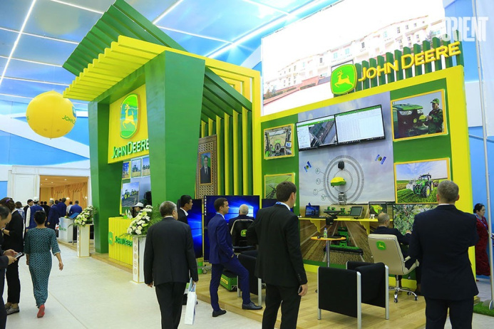  John Deer presented agricultural autopilot machinery in Turkmenbashi