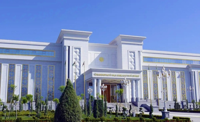  Глава Халк Маслахаты отбыл с визитом в США